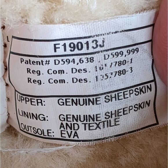 UGG Bailey Button II Boot - Picture 8 of 10